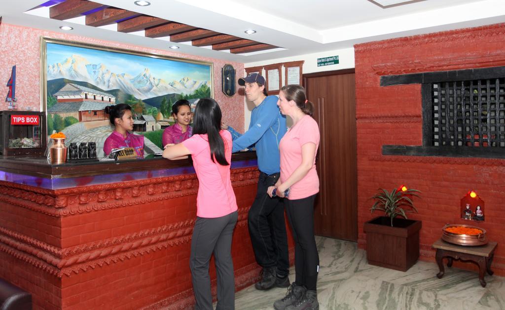 อัลไพน์ โฮเต็ล แอนด์ อพาร์ตเมนต์ Hotel กาฐมาณฑุ ภายนอก รูปภาพ
