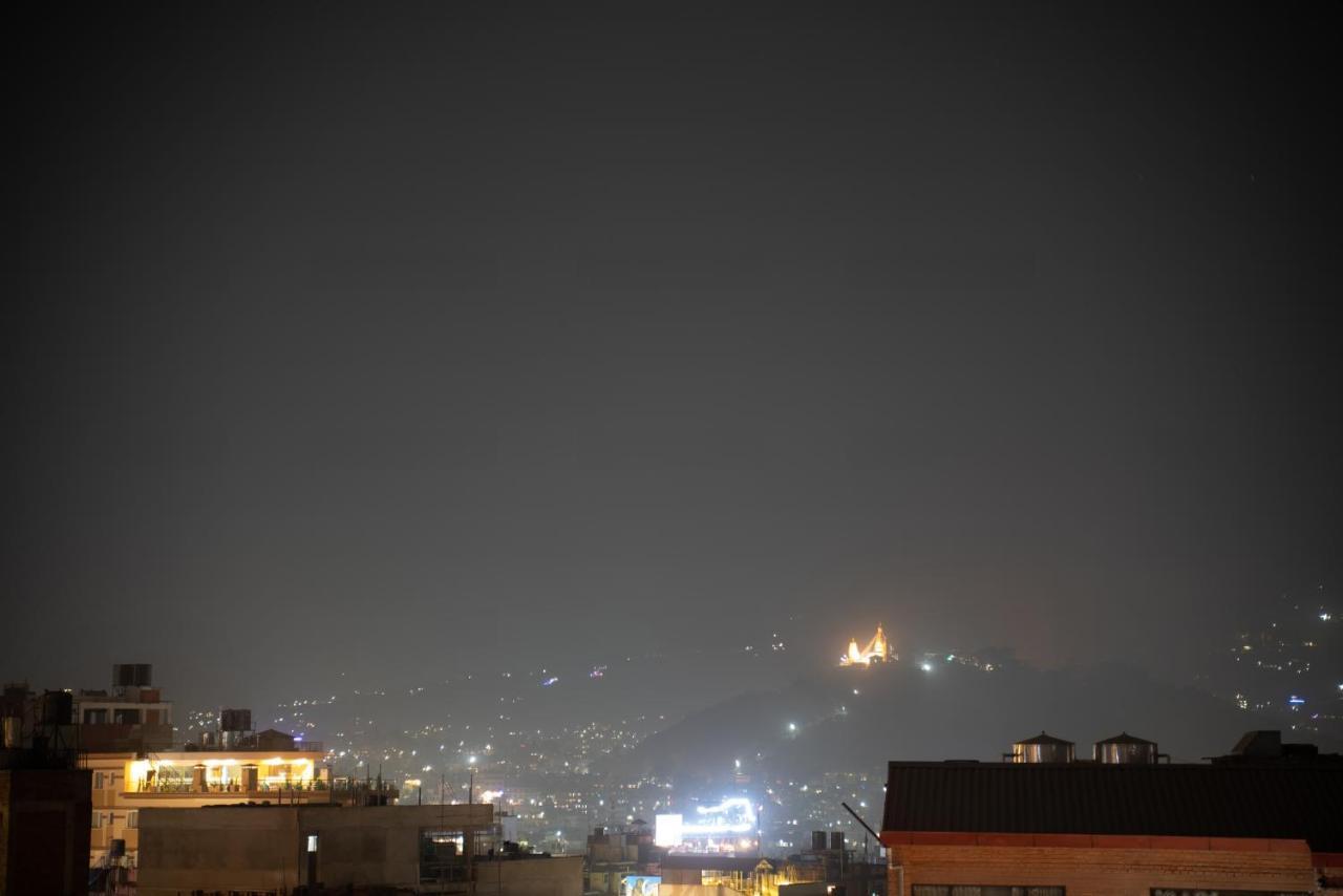 อัลไพน์ โฮเต็ล แอนด์ อพาร์ตเมนต์ Hotel กาฐมาณฑุ ภายนอก รูปภาพ